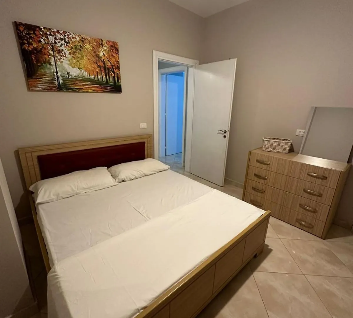Apartament contacts
